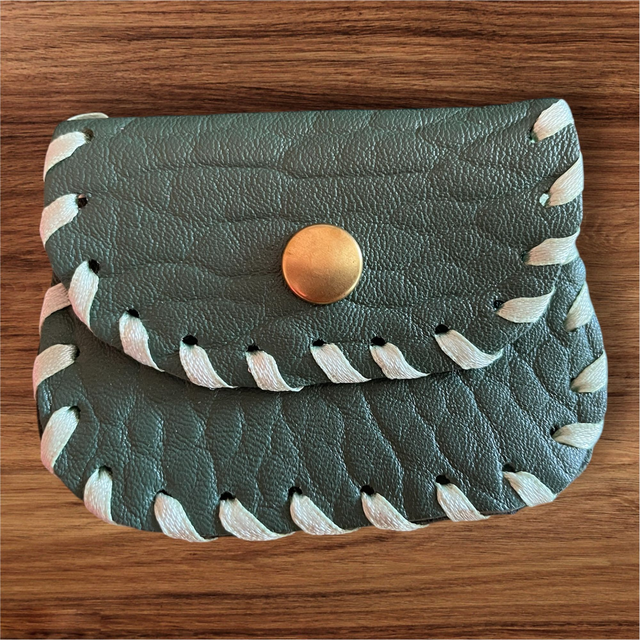 Pochette à chapelet en cuir vert 