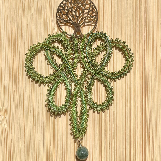 Pendentif entrelacs vert - arbre de vie.