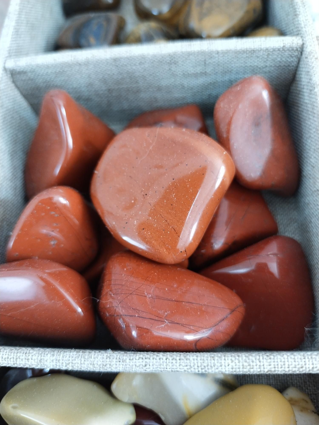 Pierre Roulée Jaspe Rouge