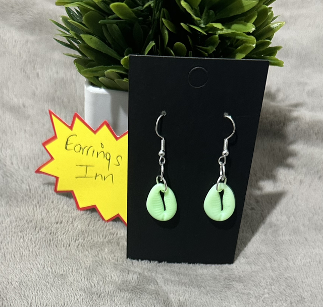 Green Dangling Earrings - GDE87