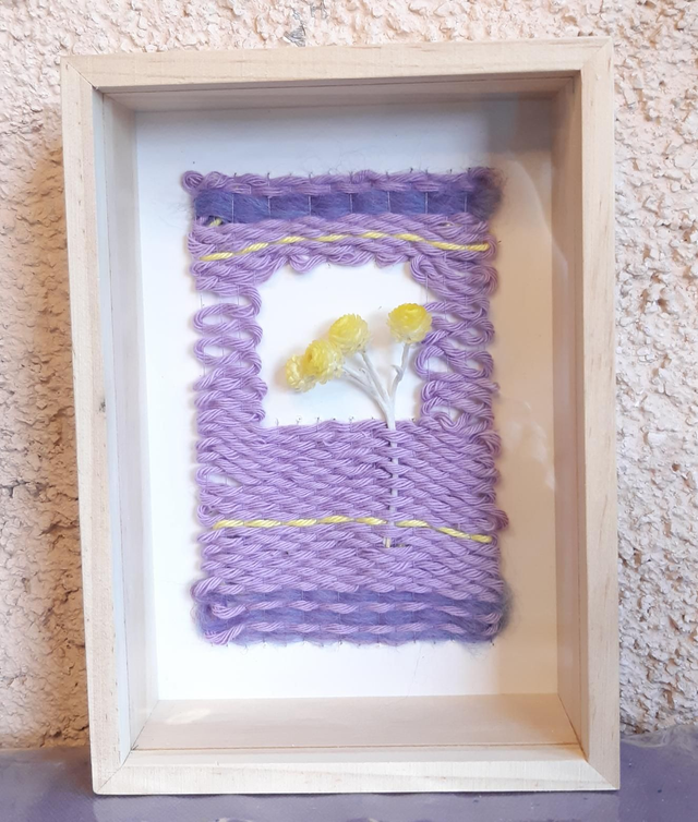 Cadre tissé fleur immortelle 