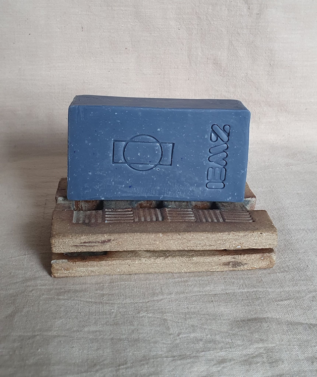 SAVON BLEU MINUIT [Ambre boisé]