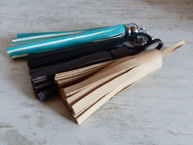 Pompon de sac en cuir fabriqué à la main (G)