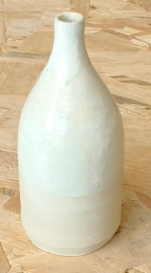 Soliflore bouteille en grès blanc avec (ou sans)fleur de coquelicot en céramique – pièce unique