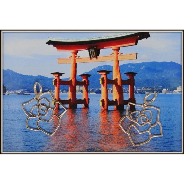 Boucle d&#039; oreille &quot; Camélia &quot; plaqué or