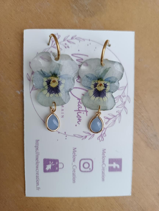 Boucles Fleurs séchées Pensées Bleues claires 