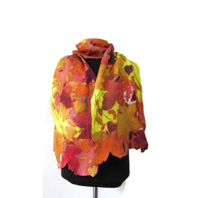 Sciarpa d&#039;arte Infeltrito giallo arancio di lana merino