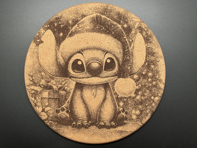 Sous-plat en liège gravé ST