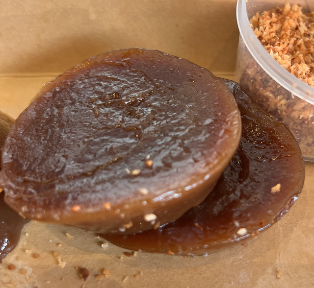 kutsinta (brown sugar rice cake)