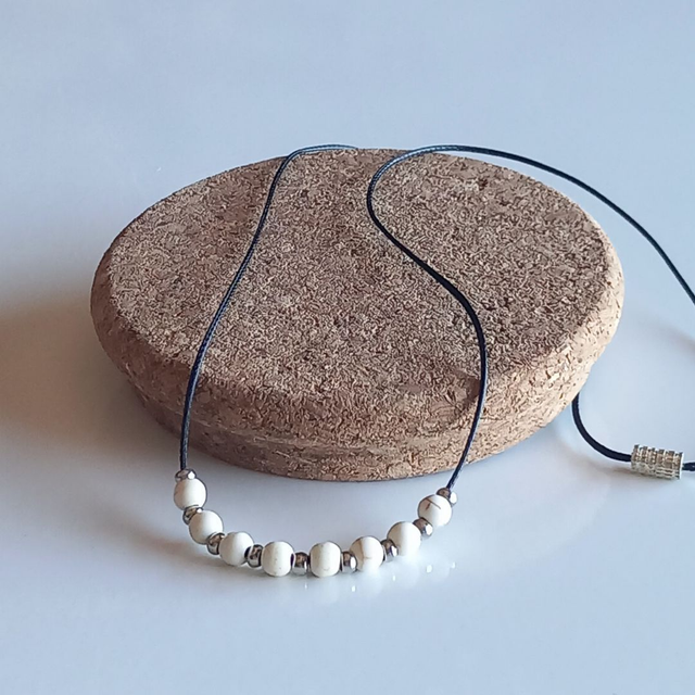 Collier en Magnésite