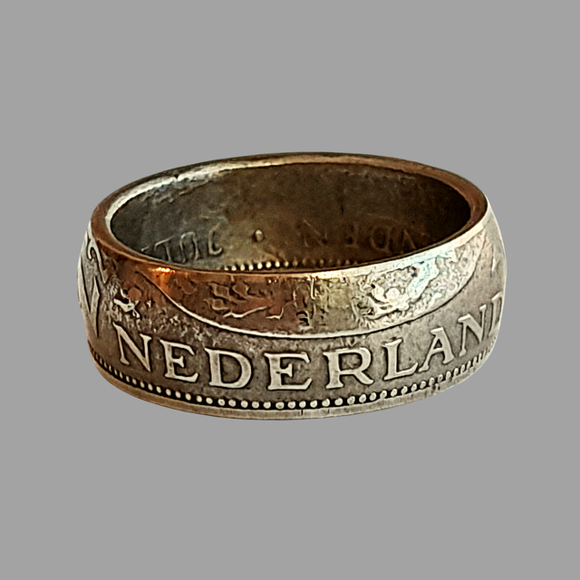 Netherlands 2 1/2 Gulden 1980 Fat Tire Coin Ring     