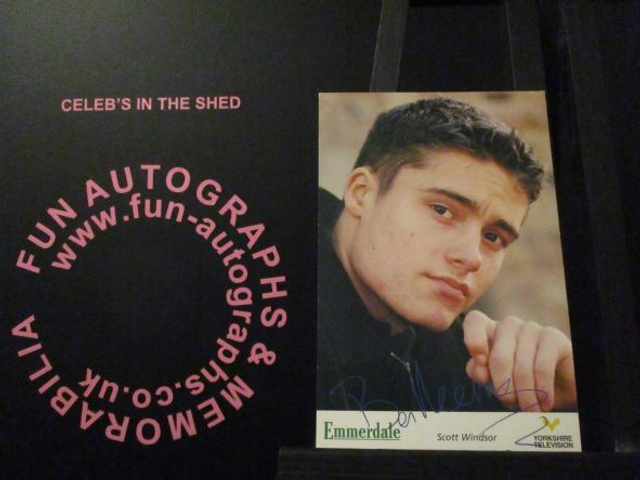 Ben Freeman (Scott Windsor) Original Emmerdale Yorkshire Tv Logo Pre-Print Cast Card (SEE PIC)