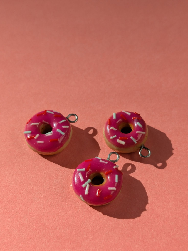 Charm donut fuchsia