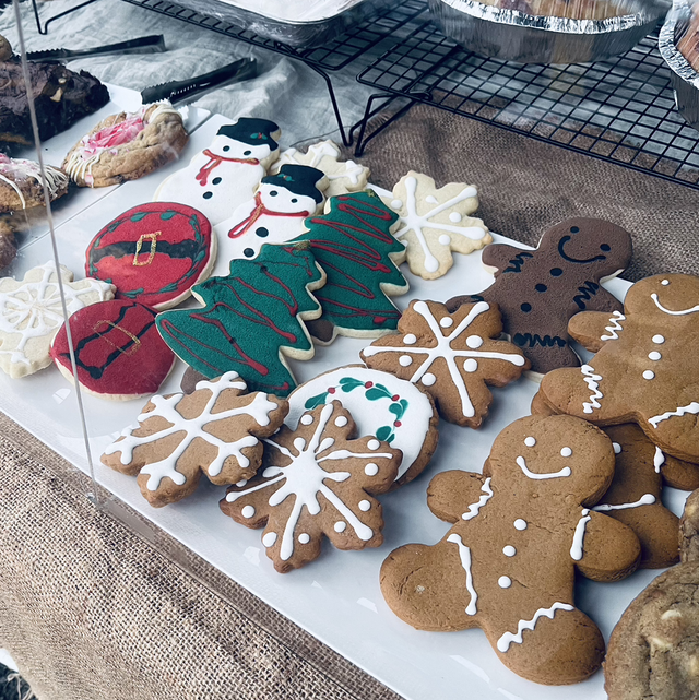 Five mixed selections of Christmas cookies 