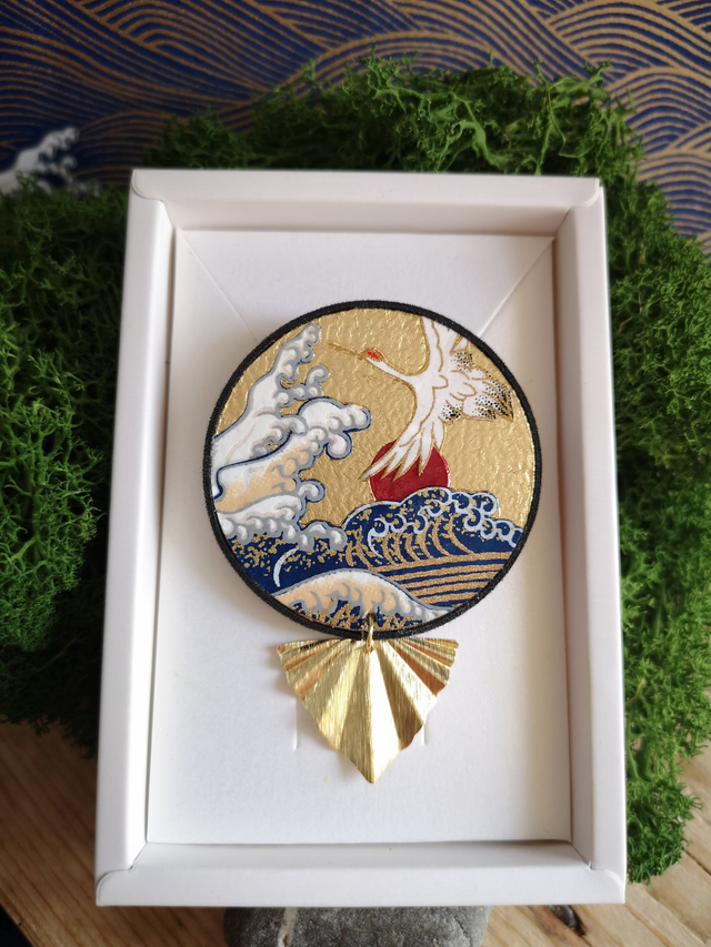Broche - japonais - papier - washi - vague d&#039;Hokusai - vol de grue - éventail - feuille de dorure - acier inoxydable - La&amp;Titia