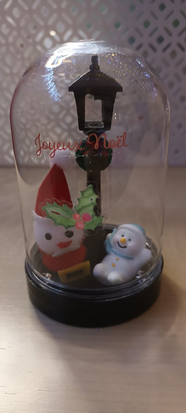 DECORATION NOEL SOUS CLOCHE _ 10 X 6 CM