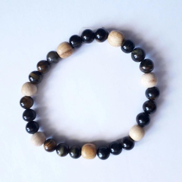 Hawk&#039;s Eye and Palo Santo Aromatherapy Bracelet 