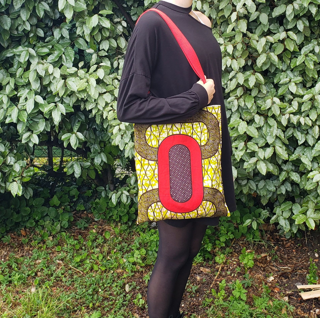 Sac en toile coton wax, doublé avec poche intérieure. Tote bag