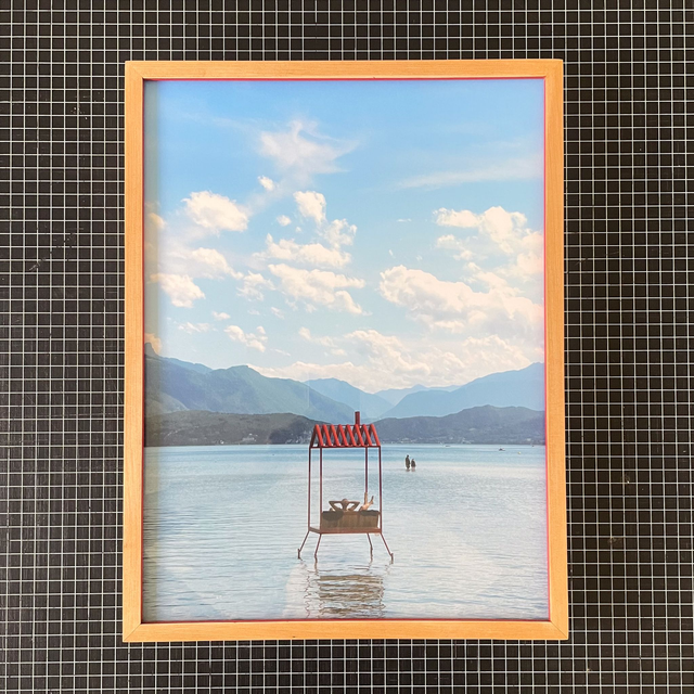 Enmarcación borde interior rojo | Fotografía de Santiago Bernales