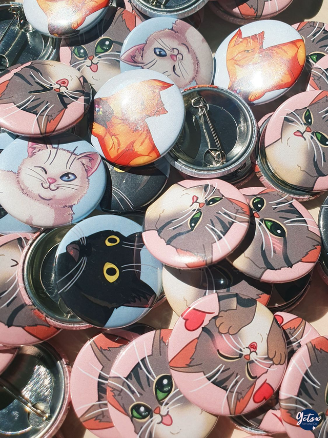 Badge chat émotion happy