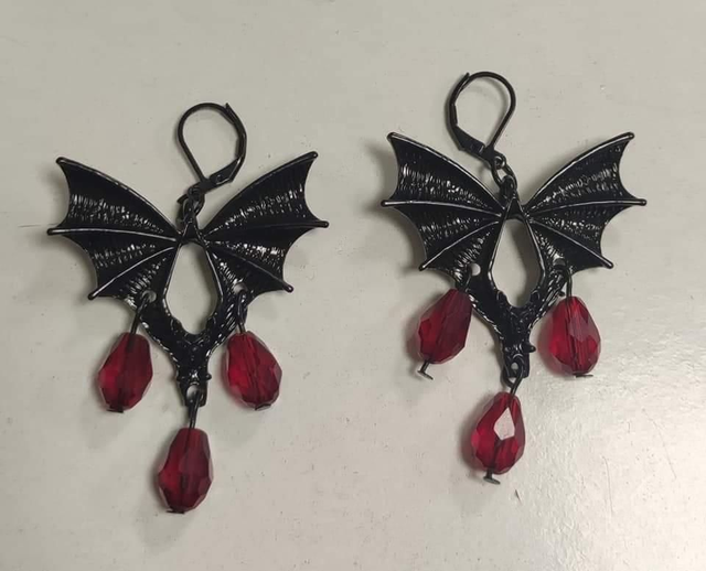 Boucles d'oreilles vampire 