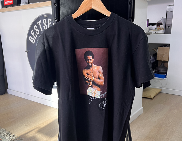 Supreme t-shirt size M pre-owned