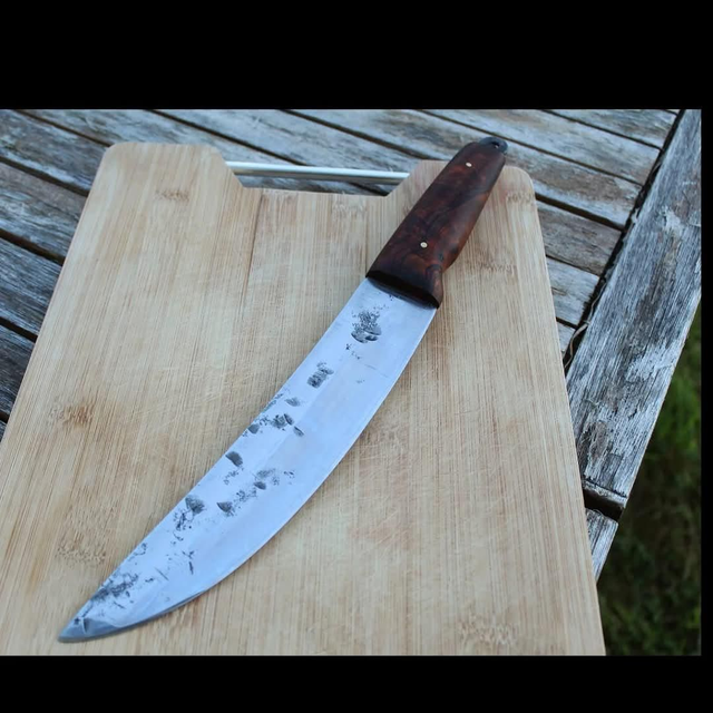 Couteau de chef forgé en acier XC75.