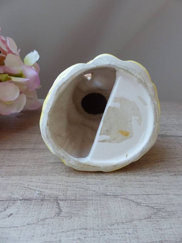 Dévidoir à ficelle vintage en céramique – Grand-mère au chapeau – Déco originale pour cuisine ou bureau – support pour ficelle et ciseaux