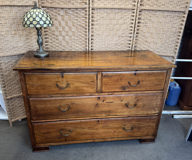 Georgian Mahogany Chest Of Drawers With Unusual Square Feet