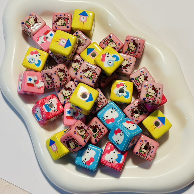 Set of 8 HK very cute cube beads