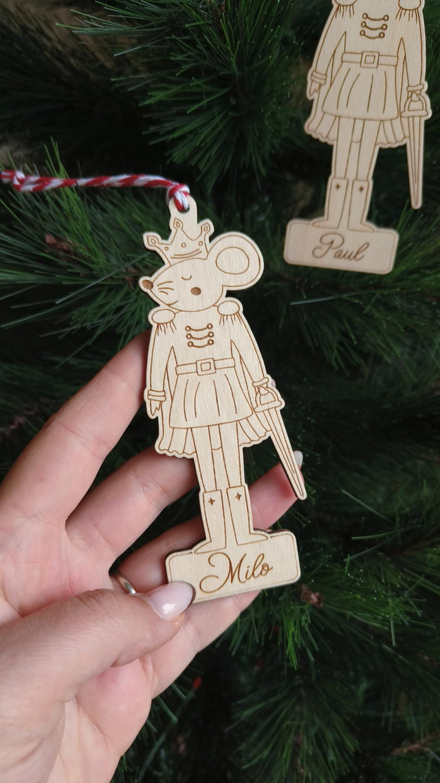 Casse noisette - ficelle ROUGE