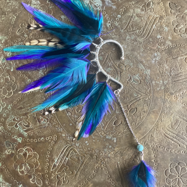 Tour d’oreille en plumes harmonie bleu violet 