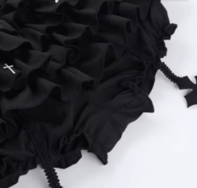 Prachtige zwarte Gothic rok met kruisjes