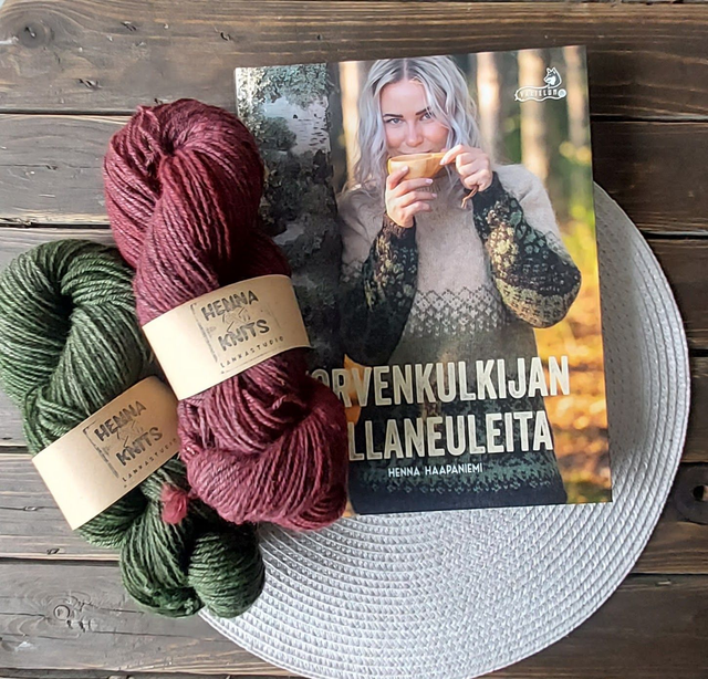 Korvenkulkijan villaneuleita kirja