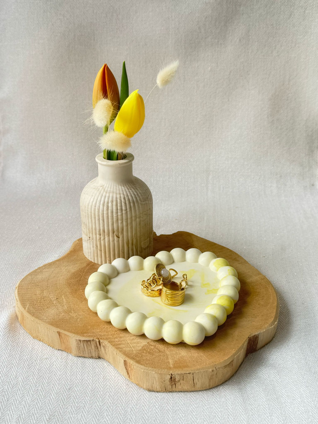 Plateau cœur perlé – Jaune vanille
