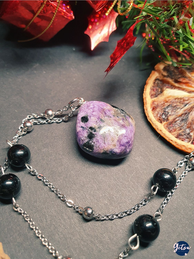 Collier charoïte et tourmaline noire