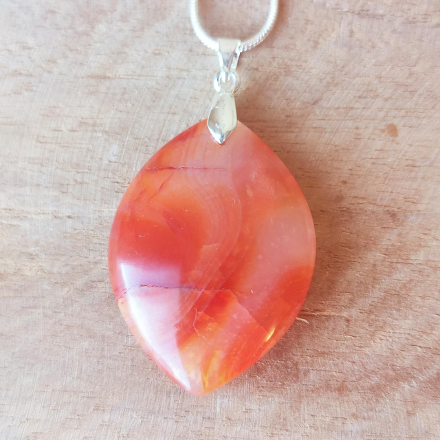 Pendentif "Séléné" Cornaline AA