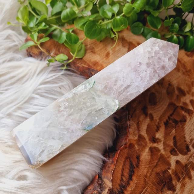 Fluorite Point 478g