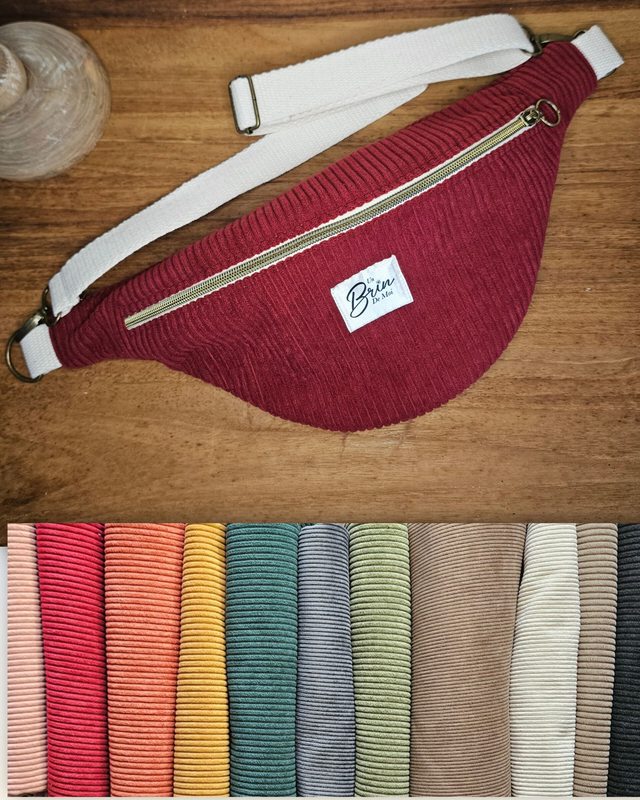 Personnalisez votre banane en velours côtelé framboise 