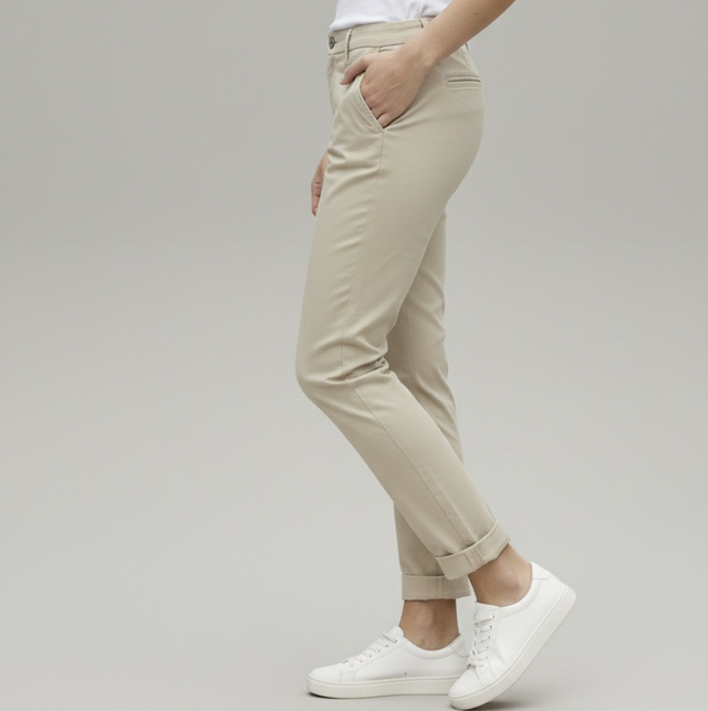 Pantalon Chino Beige pour Femme - Coupe Slim & Bas Rehaussé - Place du Jour