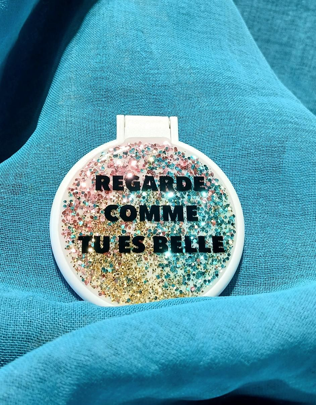 Miroir de poche "REGARDE COMME TU ES BELLE" 
