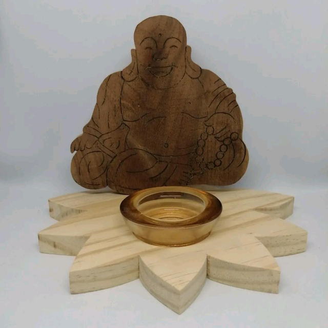 bouddha brûle encens 