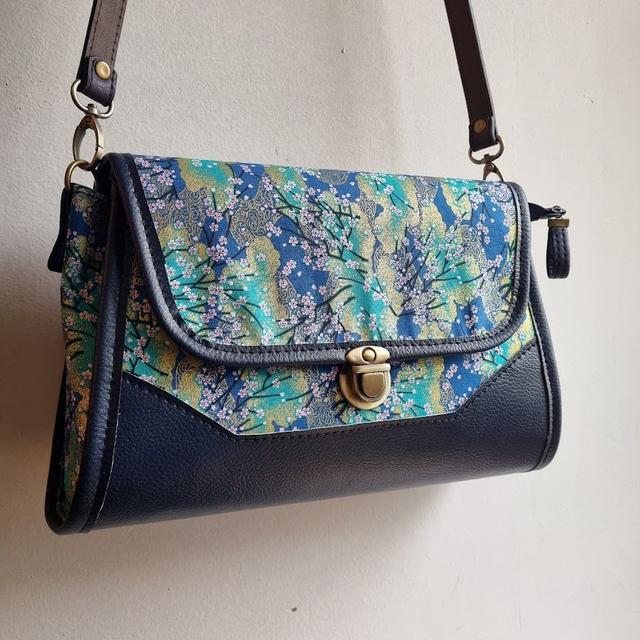 Sac cartable fermeture zippée &quot;Akina&quot; turquoise simili bleu marine