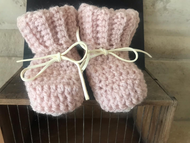 Baby slofjes roze witte veter