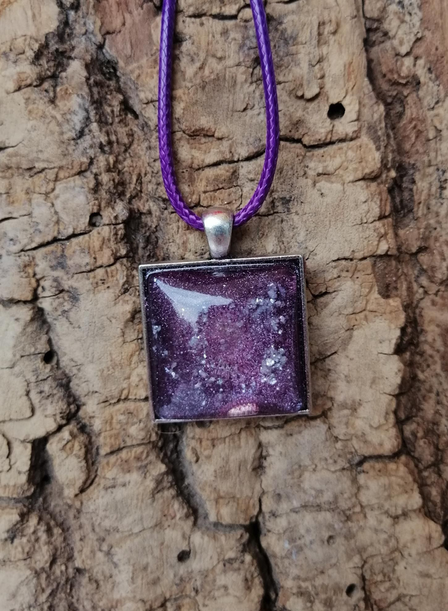 Collier KM03 Carré Mica Violet 