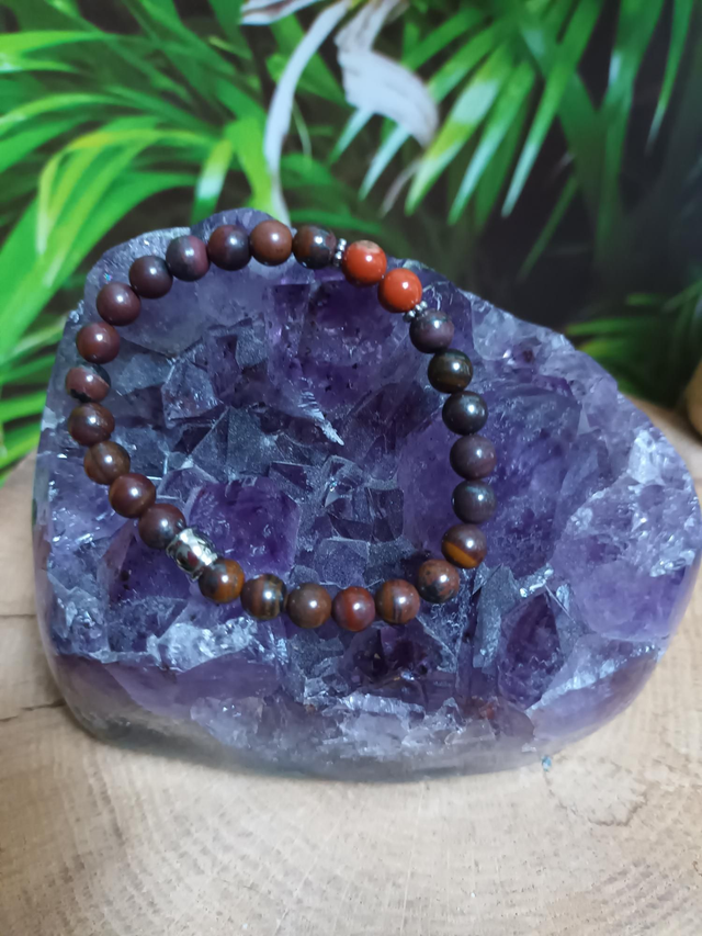 Bracelet en œil de fer et jaspe rouge