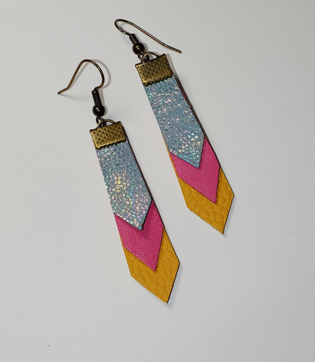 Arrow - jaune rose et bleu