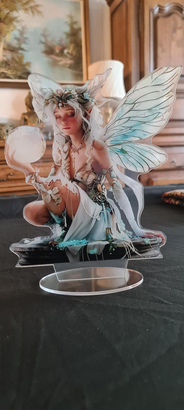 Fée sur socle 