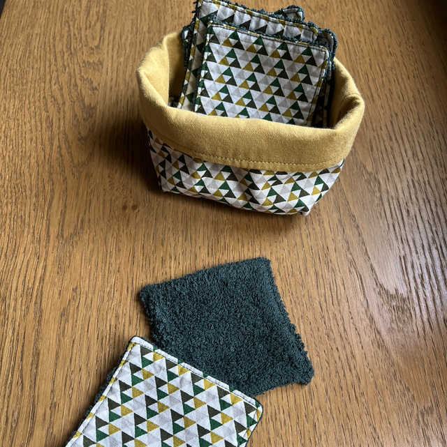 7 lingettes nettoyantes avec panier 