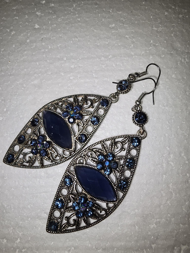 Stunning dazzling drop Blue crystal earrings